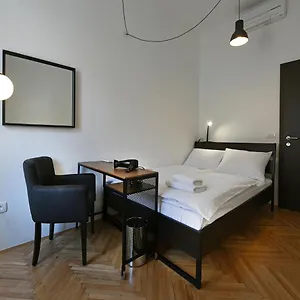  Hotel Atik